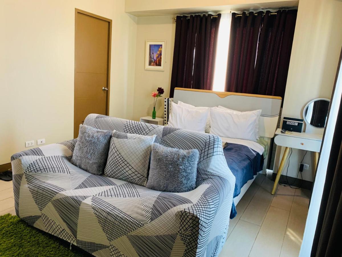 Two Palm Tree Villas Condominium - Studio 8Th Fl With Balcony - Across Terminal 3 Airport Πασάι Εξωτερικό φωτογραφία