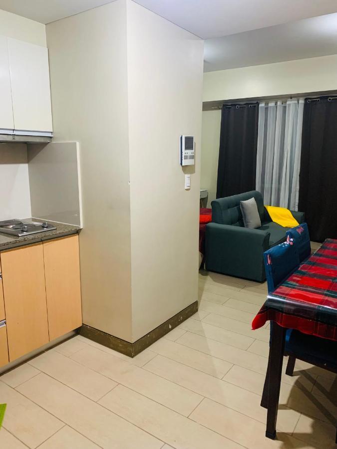 Two Palm Tree Villas Condominium - Studio 8Th Fl With Balcony - Across Terminal 3 Airport Πασάι Εξωτερικό φωτογραφία