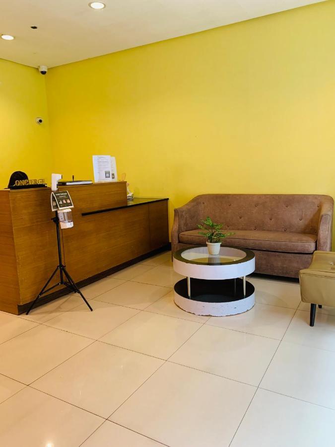 Two Palm Tree Villas Condominium - Studio 8Th Fl With Balcony - Across Terminal 3 Airport Πασάι Εξωτερικό φωτογραφία