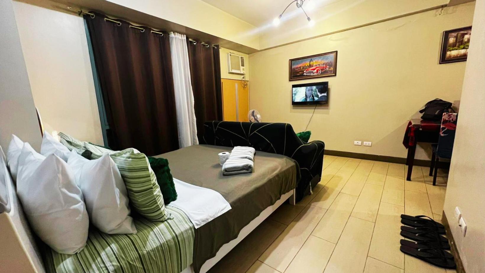Two Palm Tree Villas Condominium - Studio 8Th Fl With Balcony - Across Terminal 3 Airport Πασάι Εξωτερικό φωτογραφία